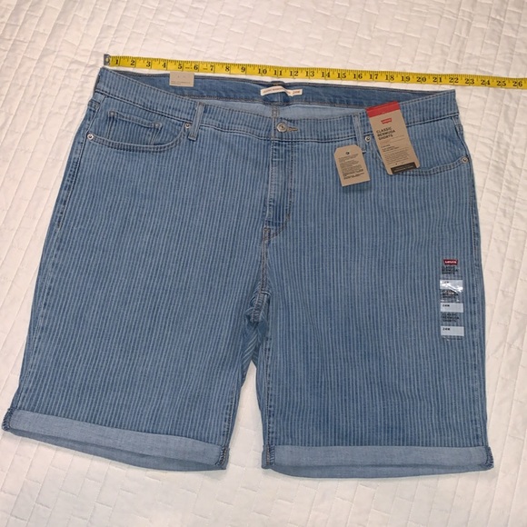 NWT Levi’s Classic Bermuda Denim Shorts, Cuffed Hem, Pin Stripes, Size 24W - Picture 11 of 15